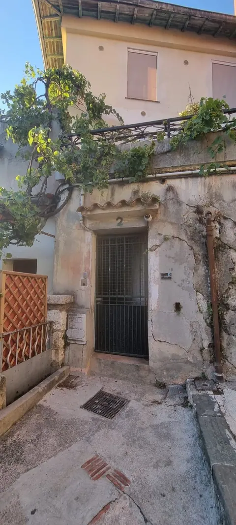 Entrée de l'immeuble, 2 Montée Ménica Rondelly