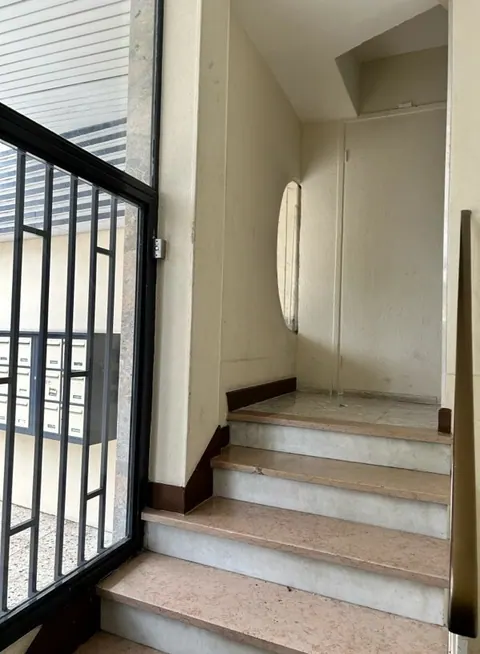 Escalier vers le 1er étage