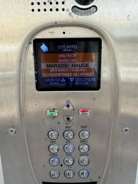 Interphone « Maradei Hauge », bouton vert